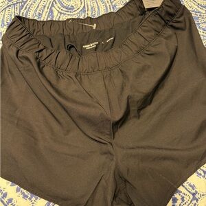 NWT Old Navy Stretch Tech sports shorts